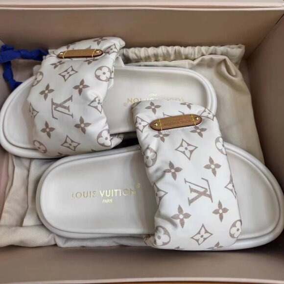 LV Monogram Flat House Slippers - Picture 4 of 4
